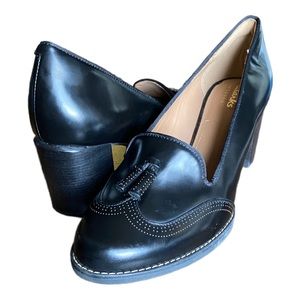 Clarks Black Patent Leather Loafer with a 2.5” Heel Size 6.5